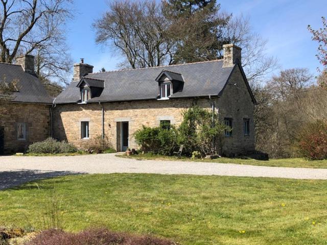 Merveilleux Cottage Dans Parc De 7,5 Hectares Saint-Nicolas-du-Pélem Exteriér fotografie